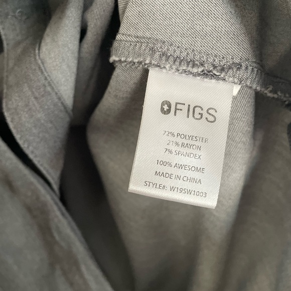 Figs Technical Graphite Bundle Top & Pants - Picture 4 of 11